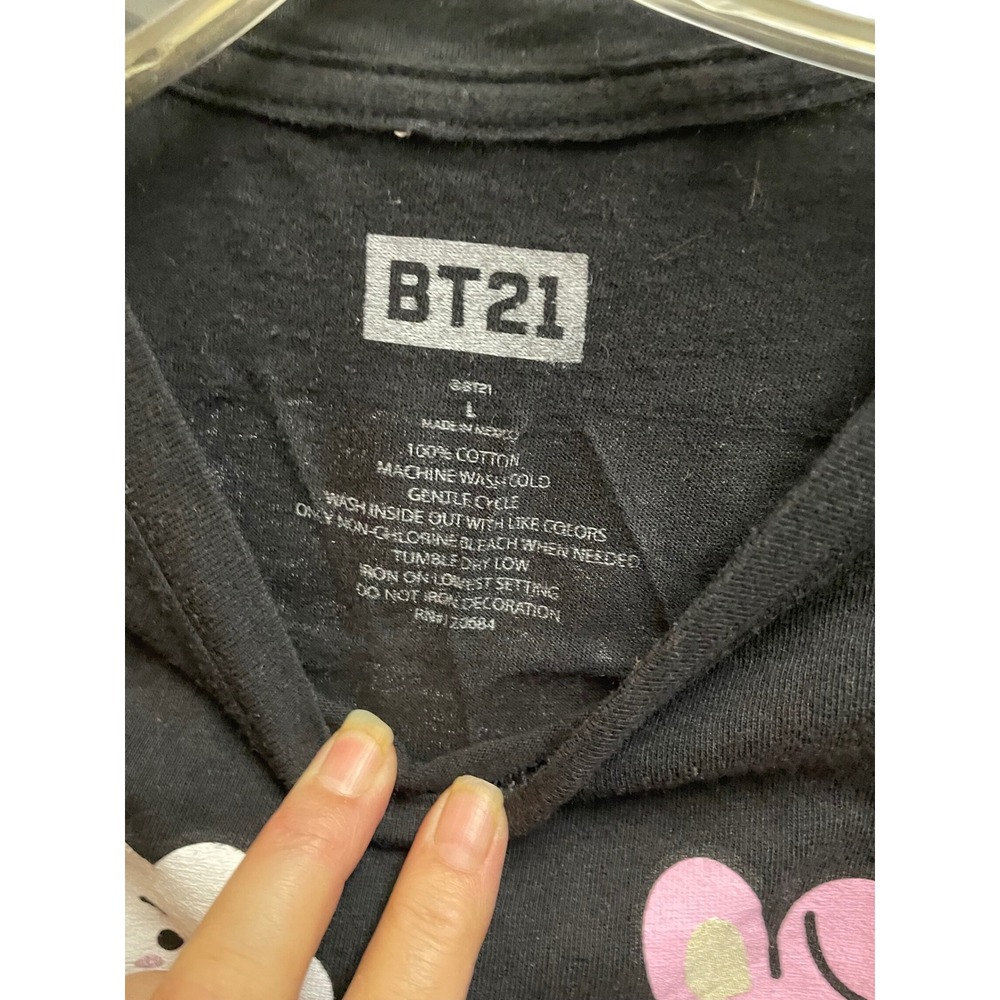 BT21 Line Friends Graphic T-Shirt Black BTS Army Characters Women Large - Picture 3 of 3